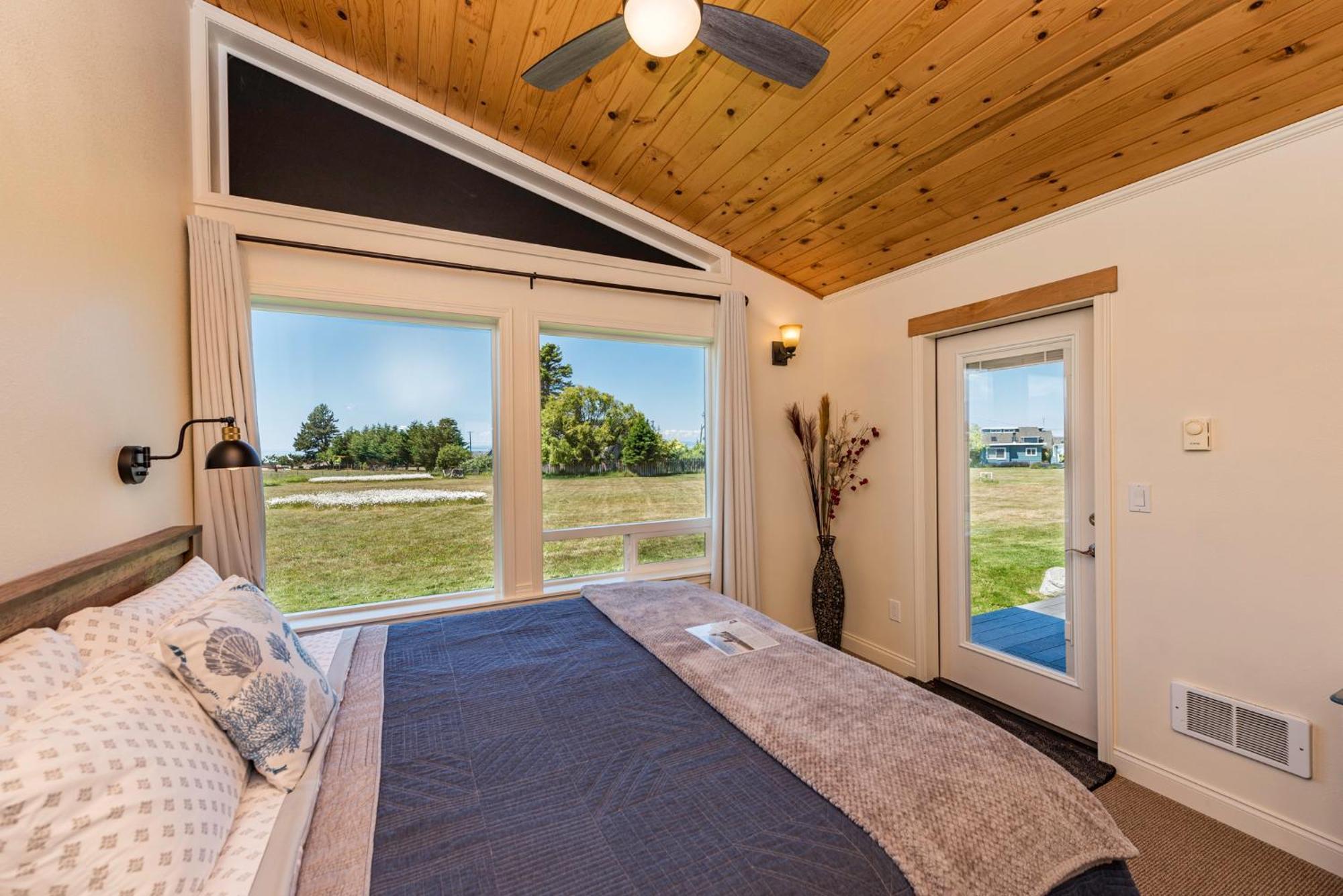 Juan De Fuca Waterfront Hotel & Cottages Sequim Bagian luar foto