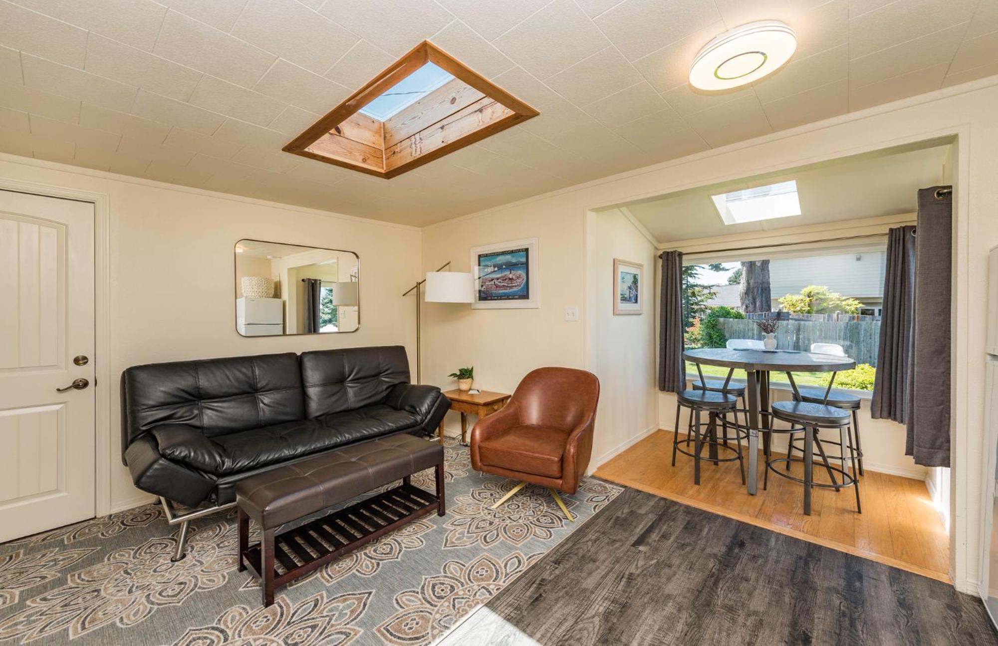Juan De Fuca Waterfront Hotel & Cottages Sequim Bagian luar foto