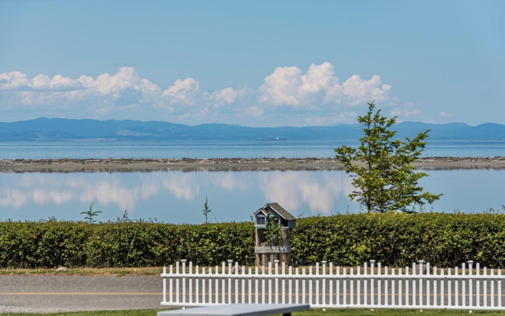 Juan De Fuca Waterfront Hotel & Cottages Sequim Bagian luar foto
